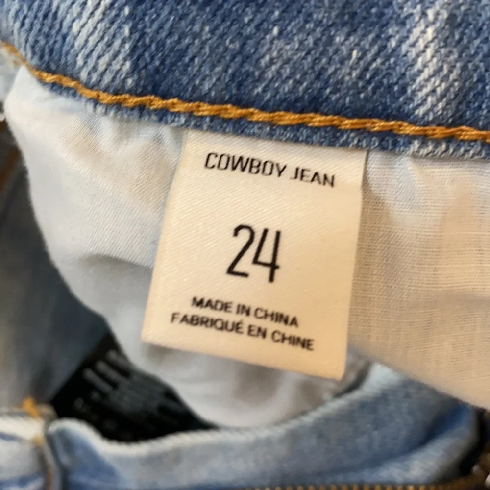 Urban Outfitters BDG NWT jeans size 24 distressed no stretch. - Picture 9 of 11